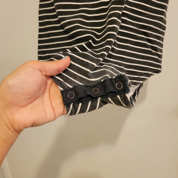 {SOLD} RVCA bodysuit - Picture 2 of 5